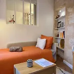 Grand Chai - Elegant Nest Near Tram B 아파트
